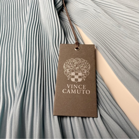 NWT Vince Camuto Off Shoulder Flowy Pleated Blouse Bell Sleeve Stretchy Top - Picture 9 of 9